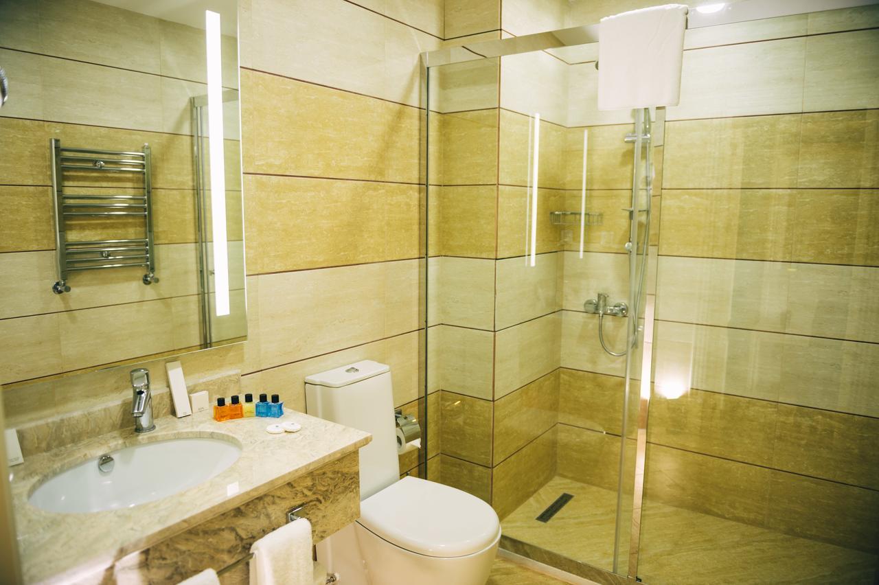Emerald Suite Hotel Baku Exterior photo