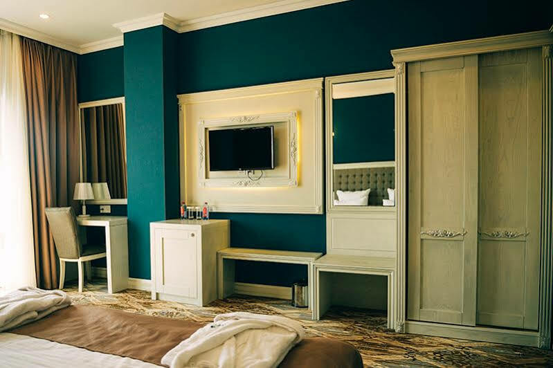 Emerald Suite Hotel Baku Exterior photo