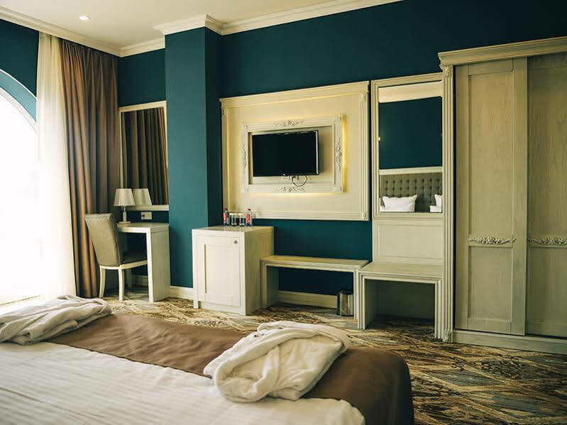 Emerald Suite Hotel Baku Exterior photo
